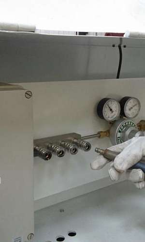 Manutenção em compressor de alta pressão Manutenção em compressor de alta pressão